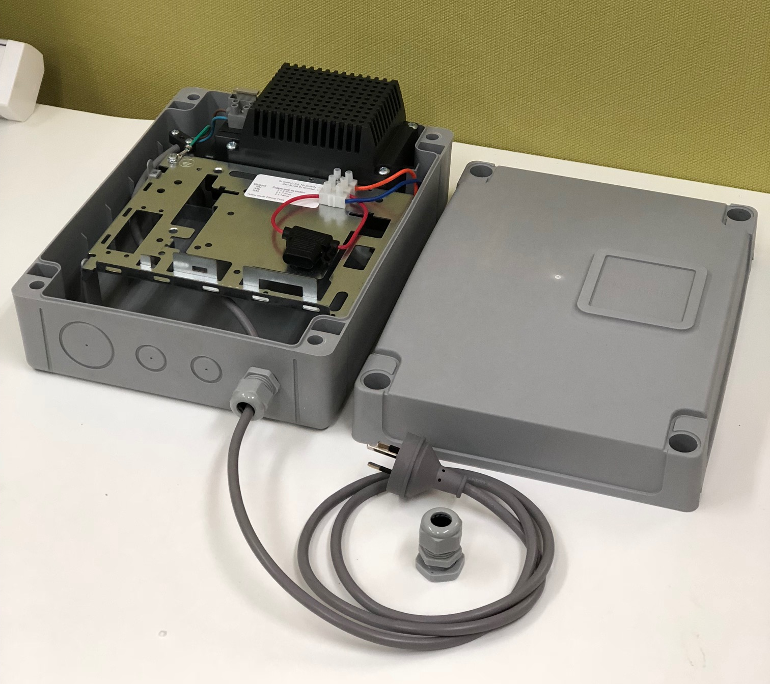 DISTANCE POWER BOX - For sliding and swing automations